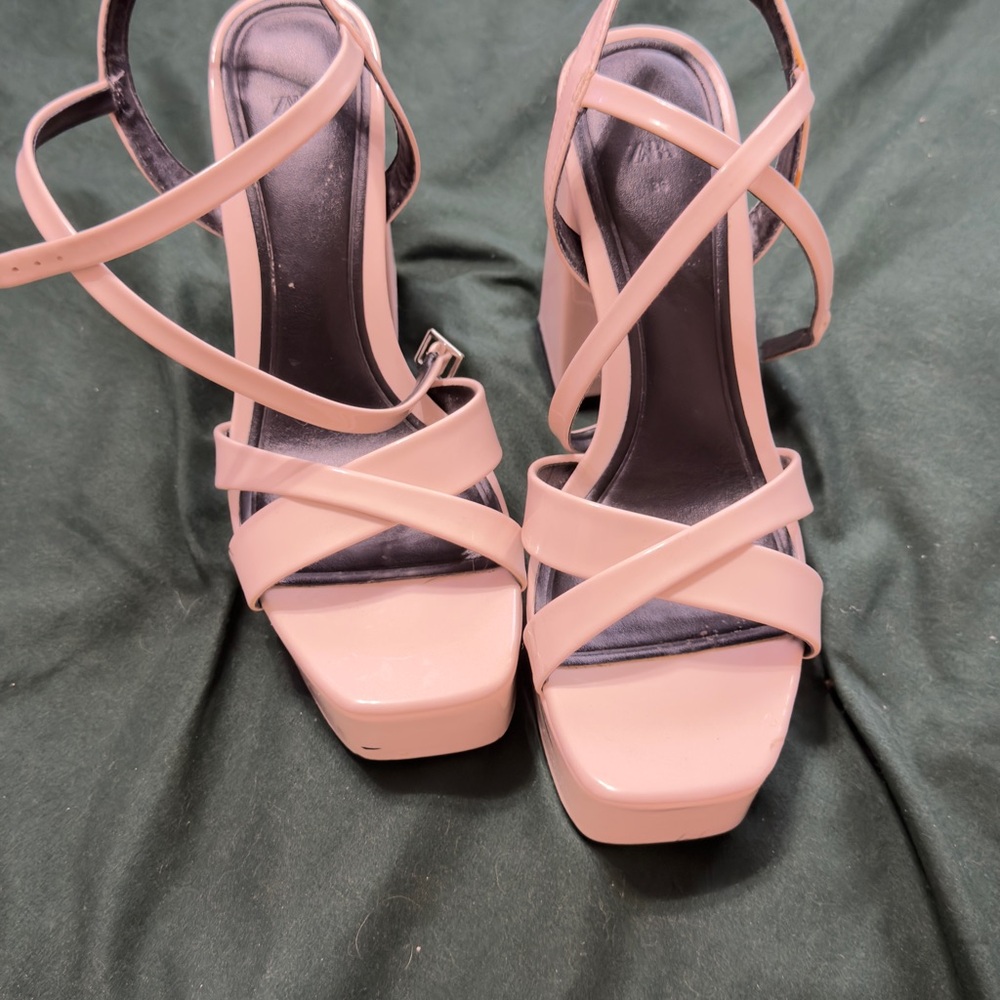 Women’s Strappy Platform Sandals